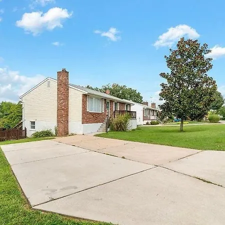 Private Upstairs Unit Near Balt City John Hopkins
